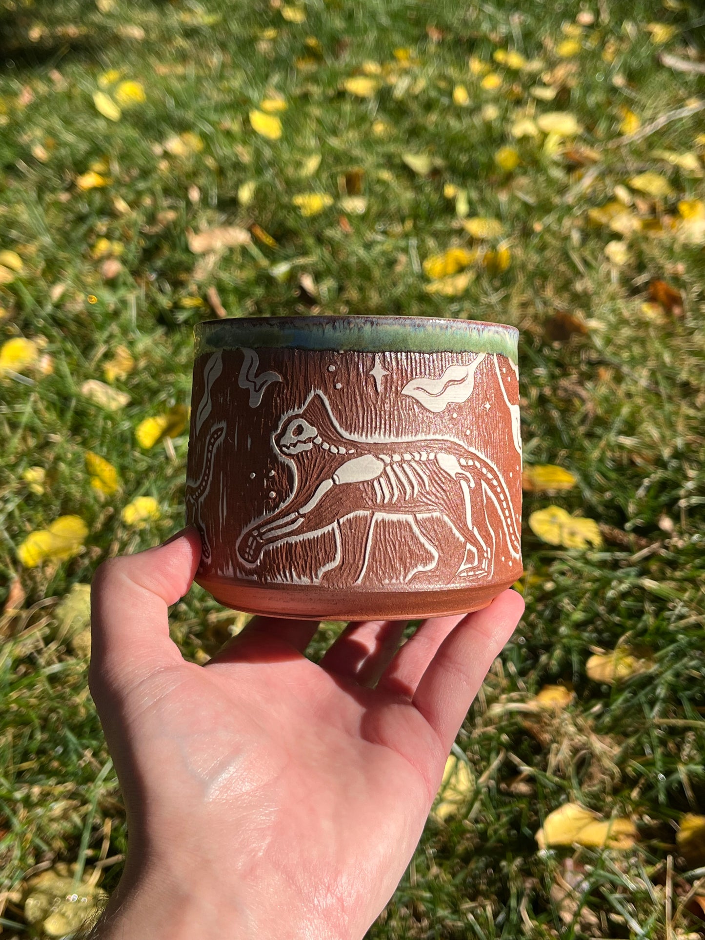040 Skeletal Critter Chase Mug