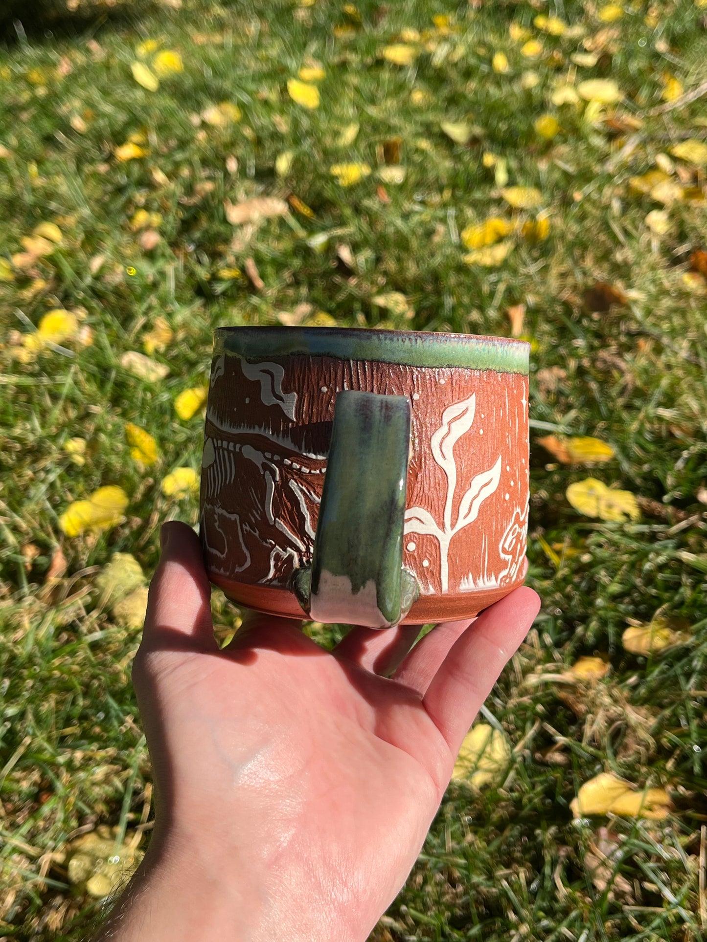 040 Skeletal Critter Chase Mug